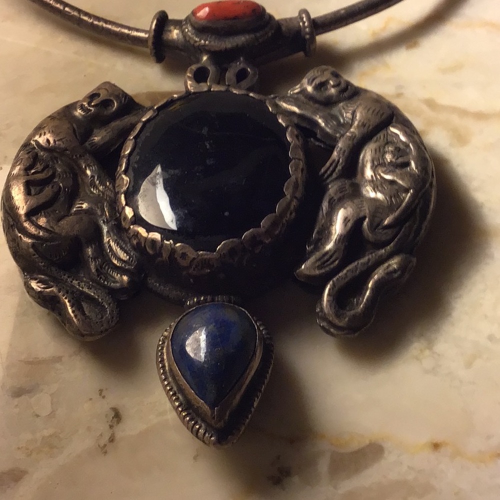 Afghan pendent